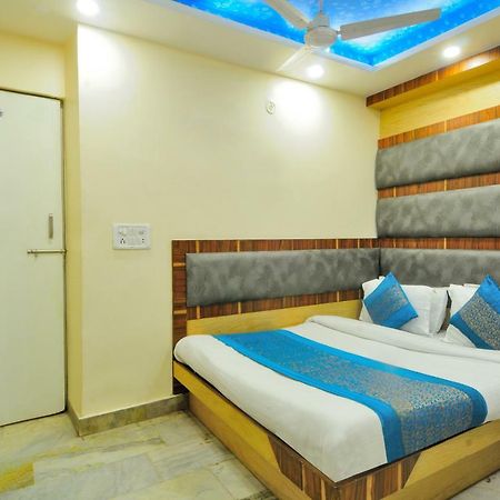 Hotel Lahorimal Deluxe Ню Делхи Екстериор снимка