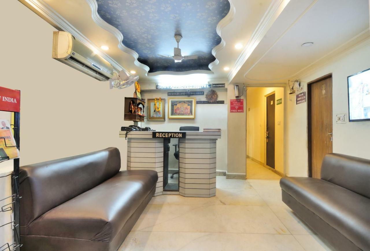 Hotel Lahorimal Deluxe Ню Делхи Екстериор снимка